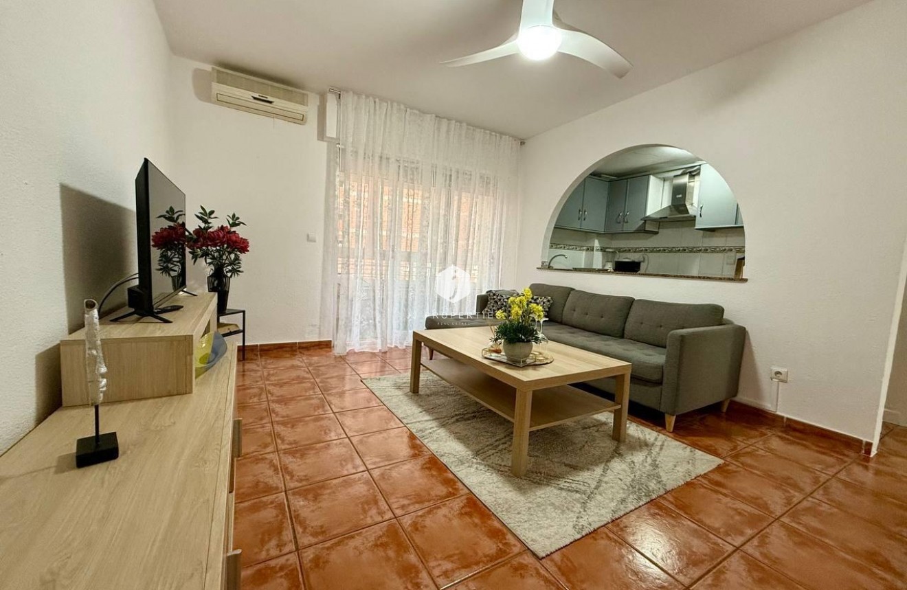 D'occasion - Appartement -
Torrevieja - Playa del Cura