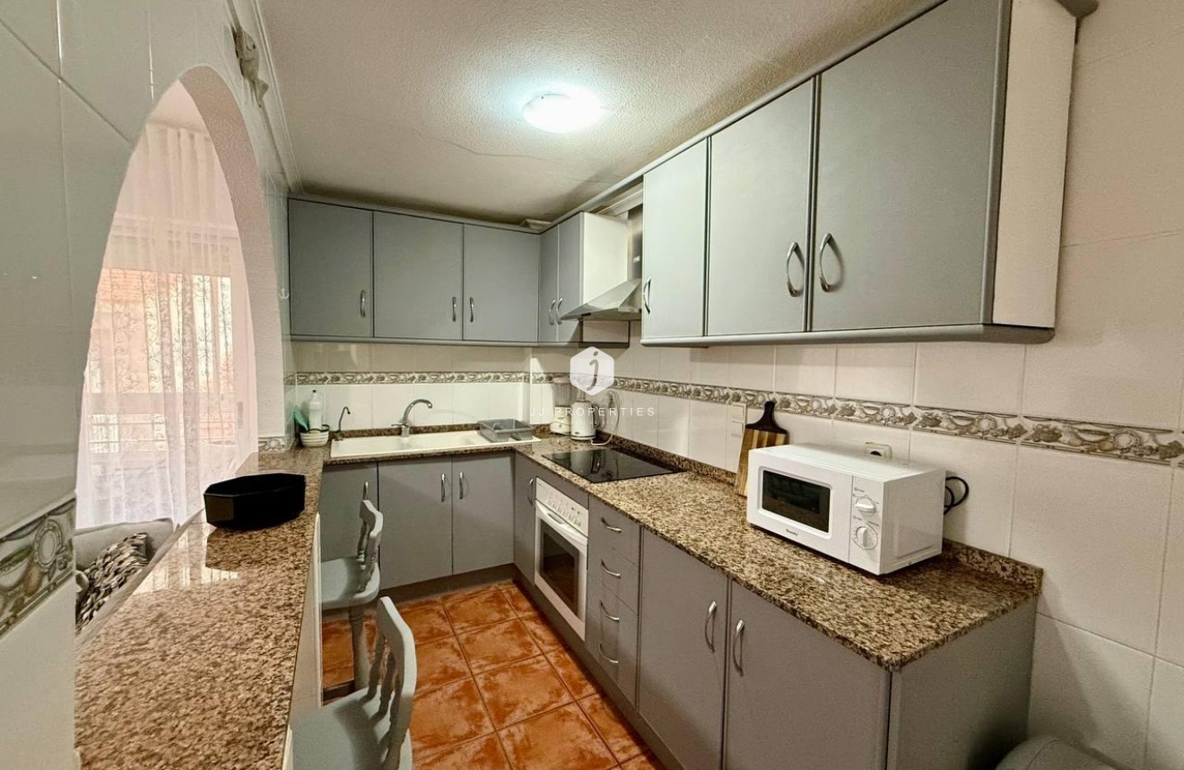 D'occasion - Appartement -
Torrevieja - Playa del Cura