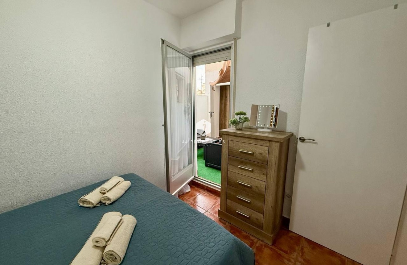 D'occasion - Appartement -
Torrevieja - Playa del Cura
