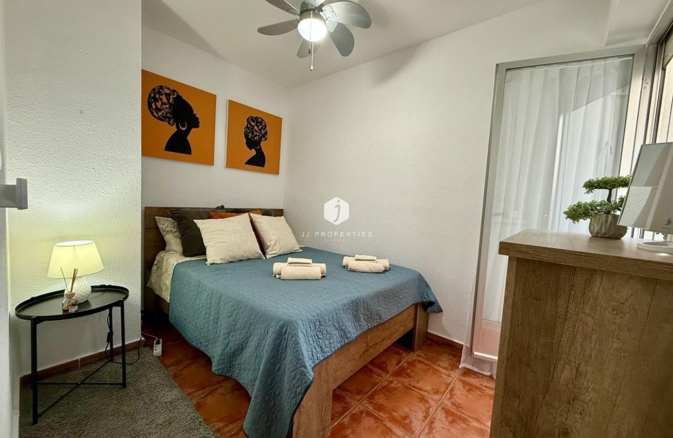 D'occasion - Appartement -
Torrevieja - Playa del Cura