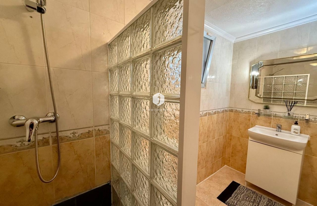 D'occasion - Appartement -
Torrevieja - Playa del Cura