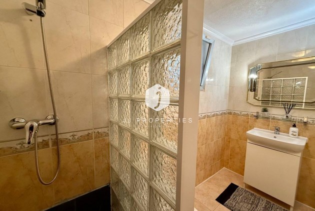 D'occasion - Appartement -
Torrevieja - Playa del Cura