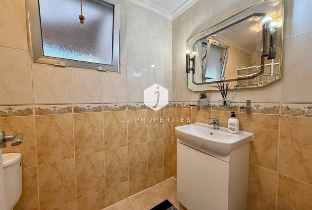 D'occasion - Appartement -
Torrevieja - Playa del Cura