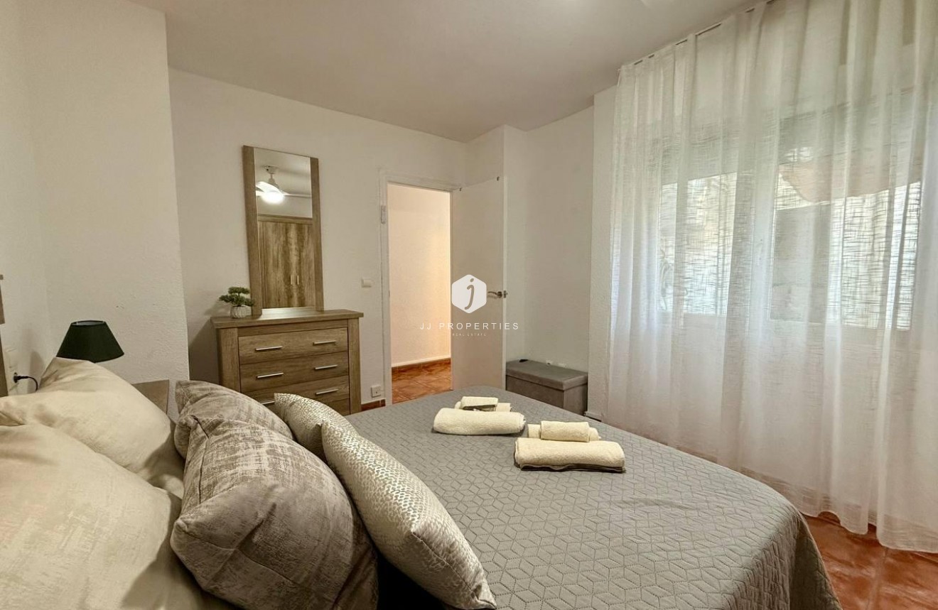 D'occasion - Appartement -
Torrevieja - Playa del Cura