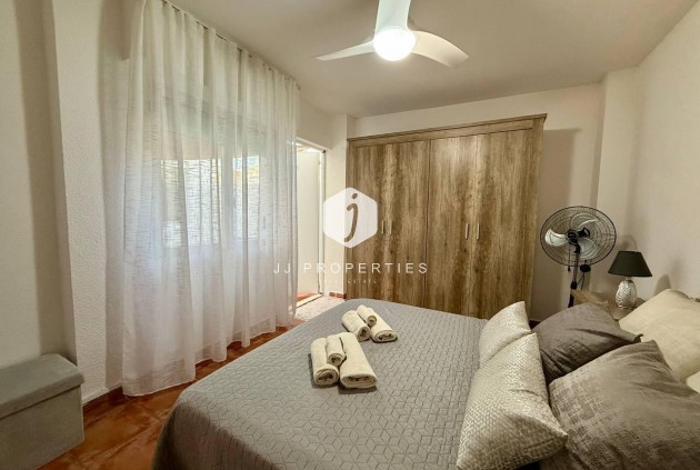 D'occasion - Appartement -
Torrevieja - Playa del Cura