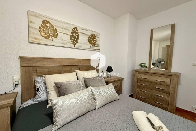 D'occasion - Appartement -
Torrevieja - Playa del Cura