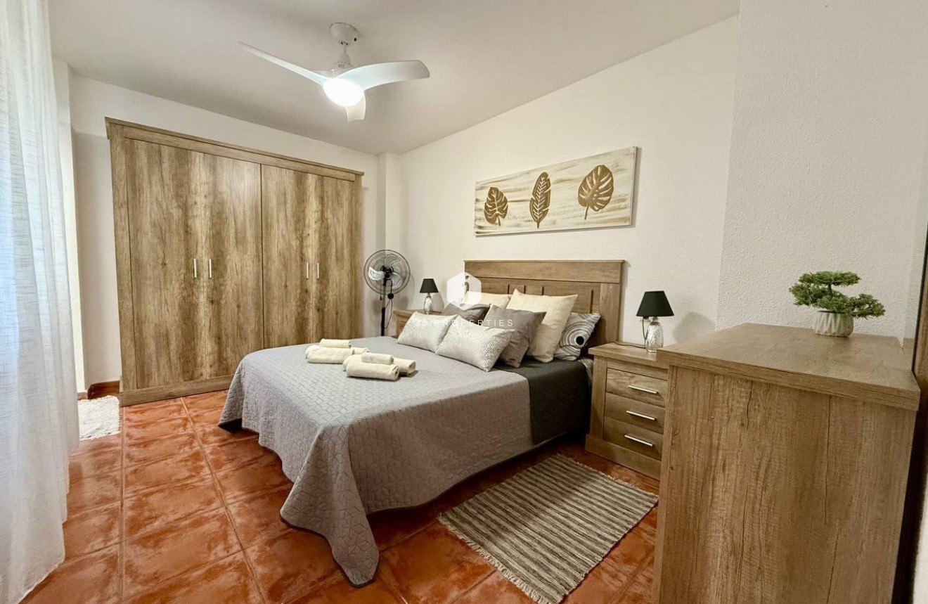 D'occasion - Appartement -
Torrevieja - Playa del Cura