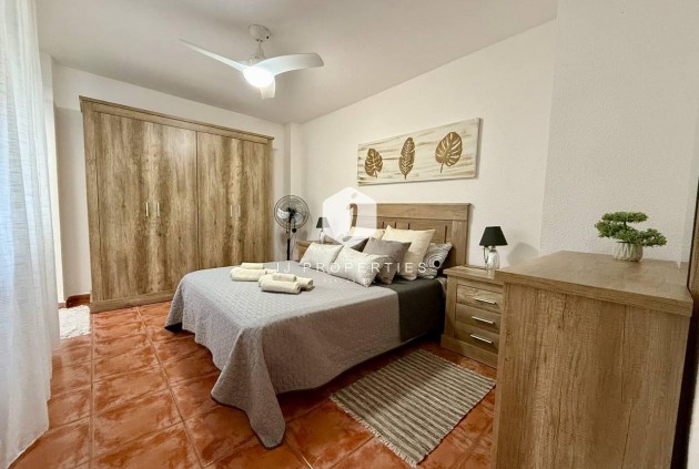 D'occasion - Appartement -
Torrevieja - Playa del Cura