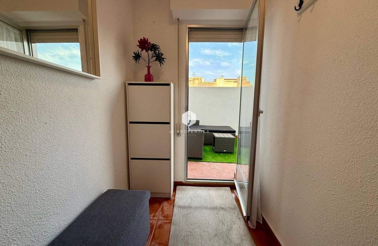 D'occasion - Appartement -
Torrevieja - Playa del Cura