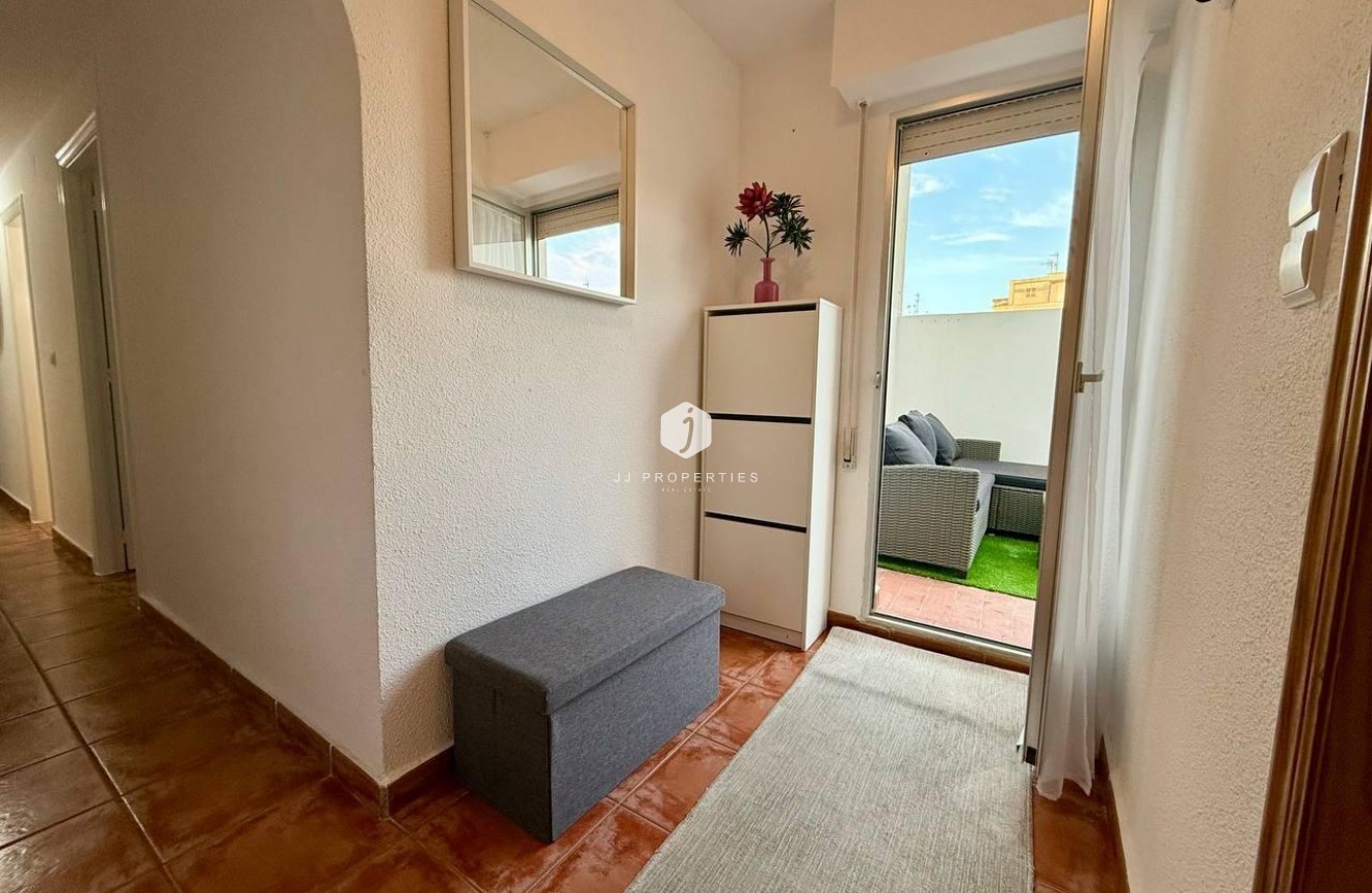 D'occasion - Appartement -
Torrevieja - Playa del Cura