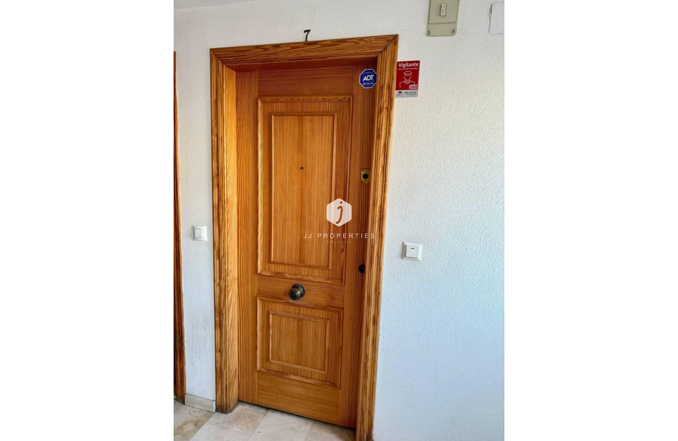 D'occasion - Appartement -
Torrevieja - Playa del Cura
