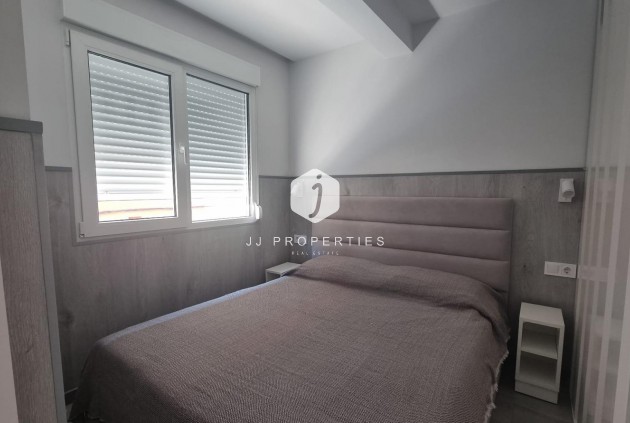 Resale - Apartment / flat -
Torrevieja - Centro