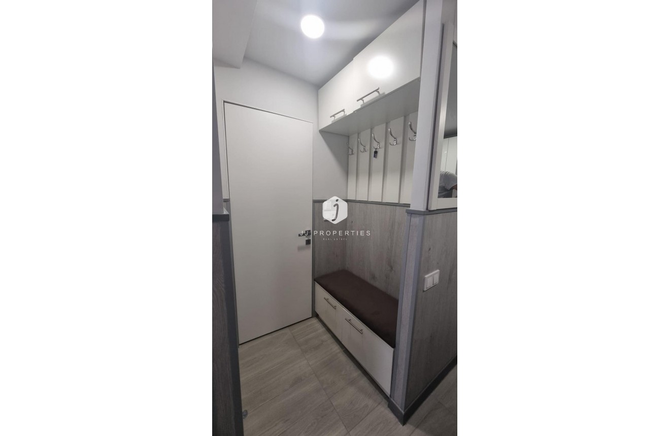 Resale - Apartment / flat -
Torrevieja - Centro