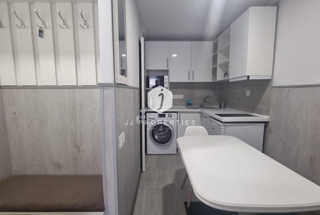 Resale - Apartment / flat -
Torrevieja - Centro