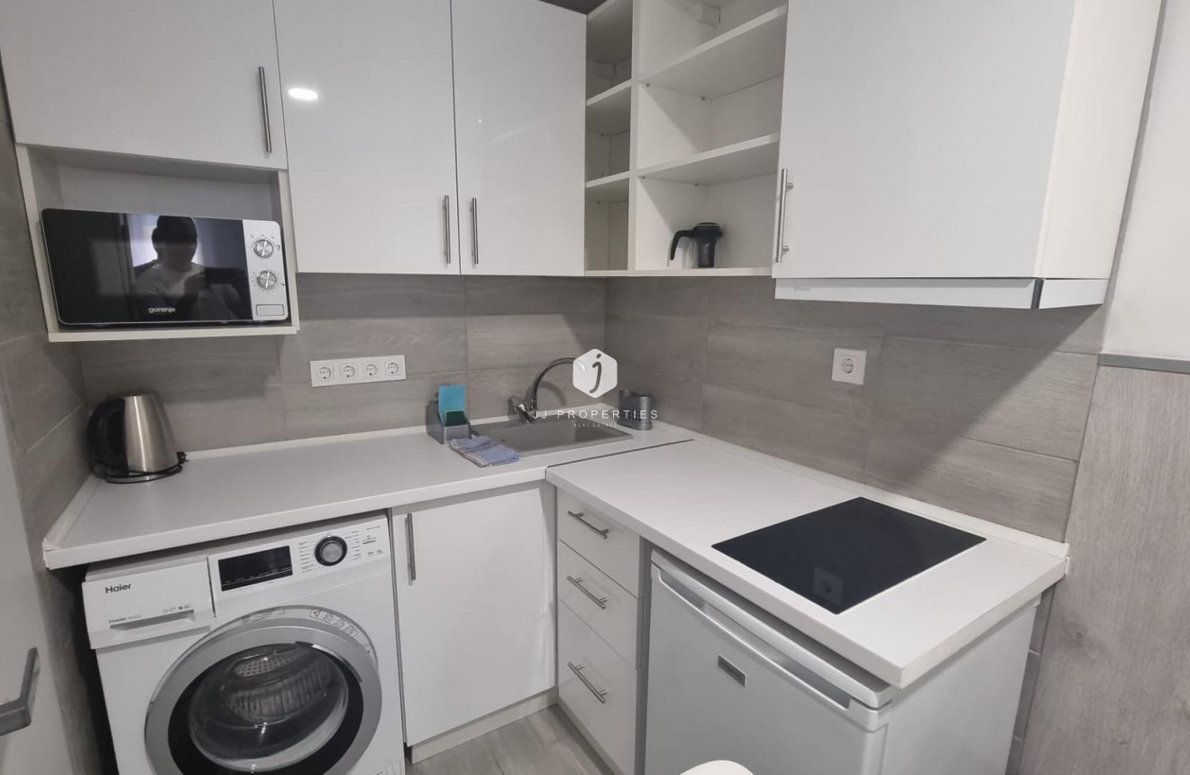 Resale - Apartment / flat -
Torrevieja - Centro