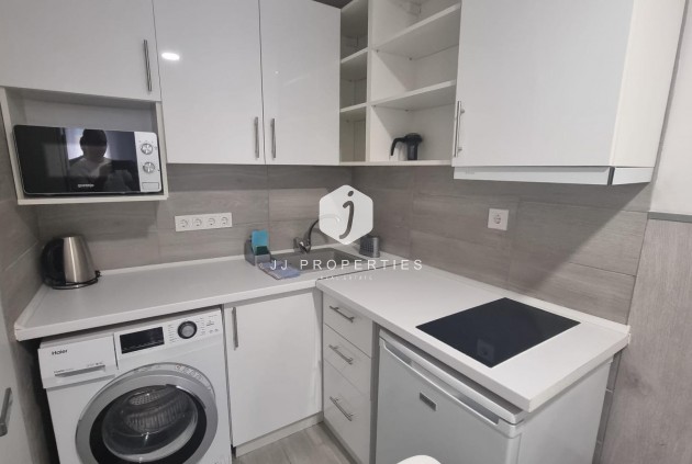 Resale - Apartment / flat -
Torrevieja - Centro