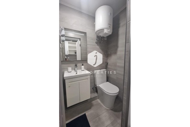 Resale - Apartment / flat -
Torrevieja - Centro