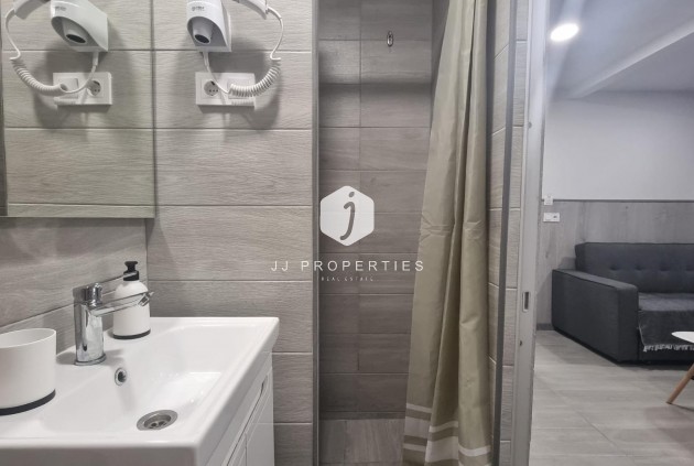 Resale - Apartment / flat -
Torrevieja - Centro
