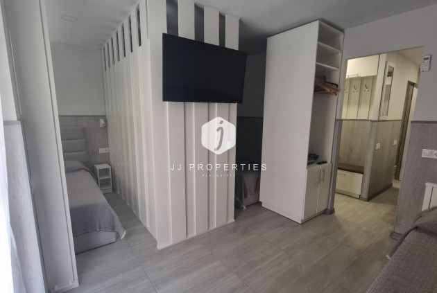 Resale - Apartment / flat -
Torrevieja - Centro