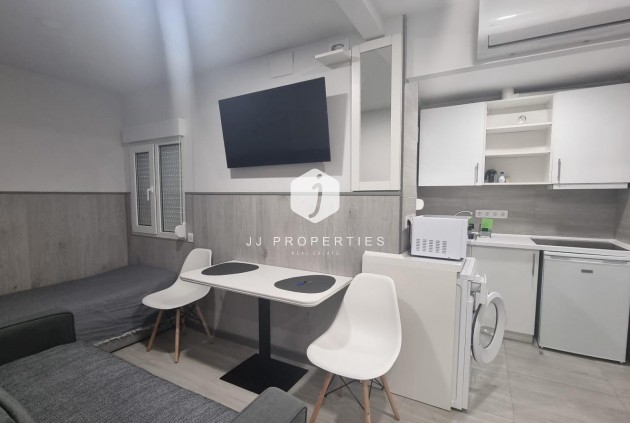 Resale - Apartment / flat -
Torrevieja - Centro