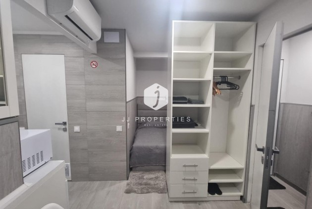 Resale - Apartment / flat -
Torrevieja - Centro