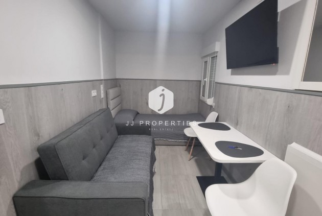 Resale - Apartment / flat -
Torrevieja - Centro