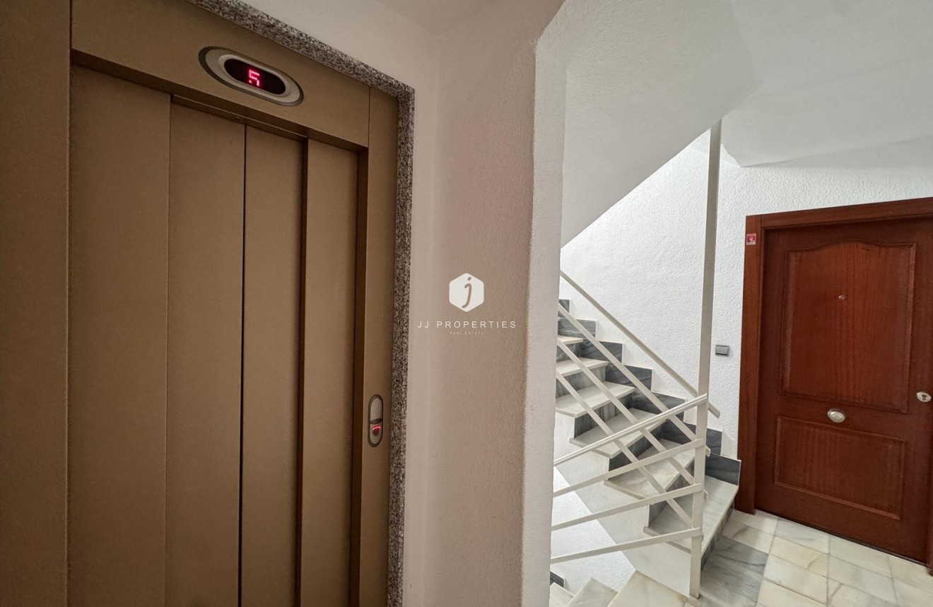 Resale - Apartment / flat -
Torrevieja - Playa del Cura