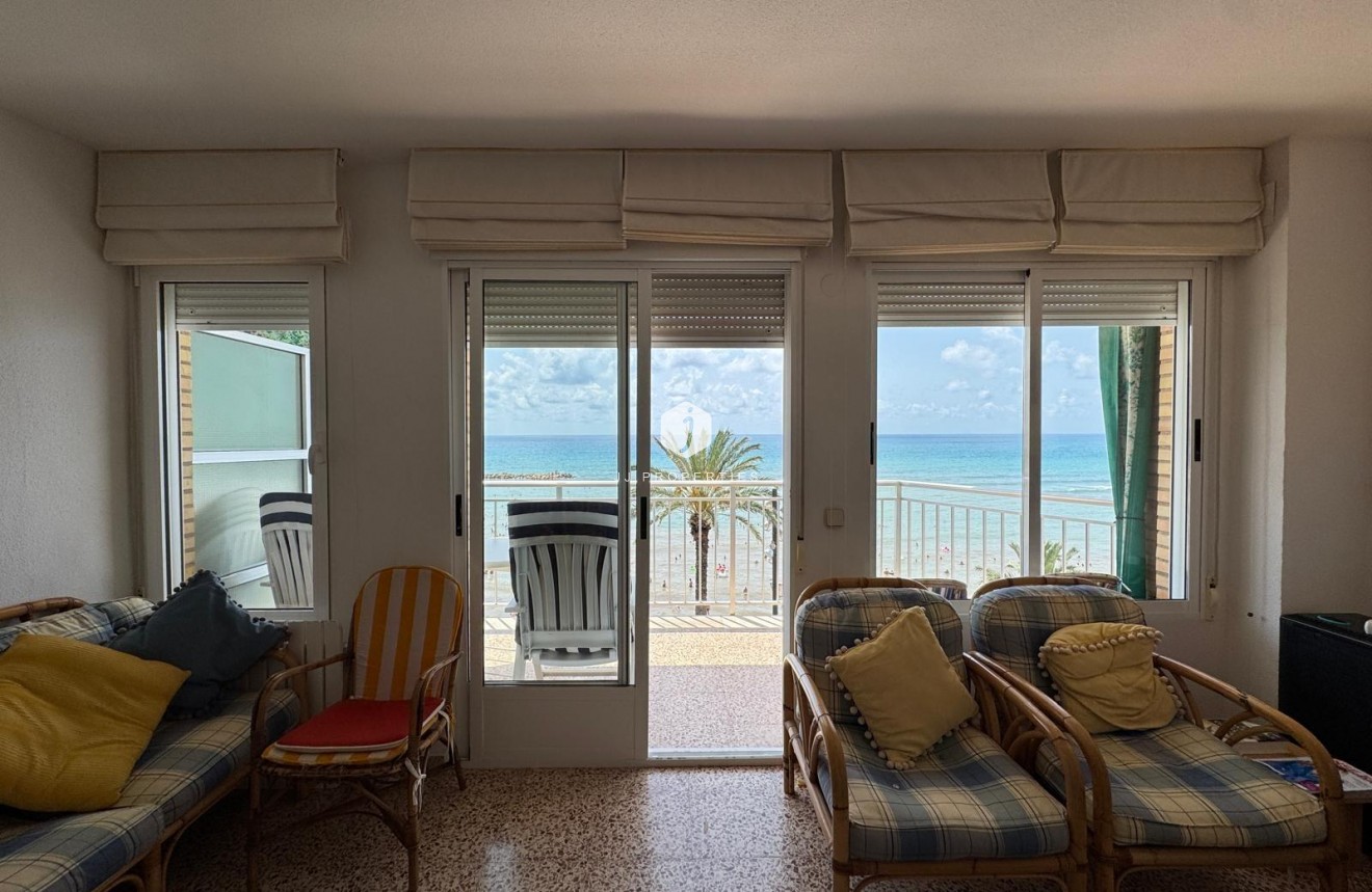Resale - Apartment / flat -
Torrevieja - Playa del Cura