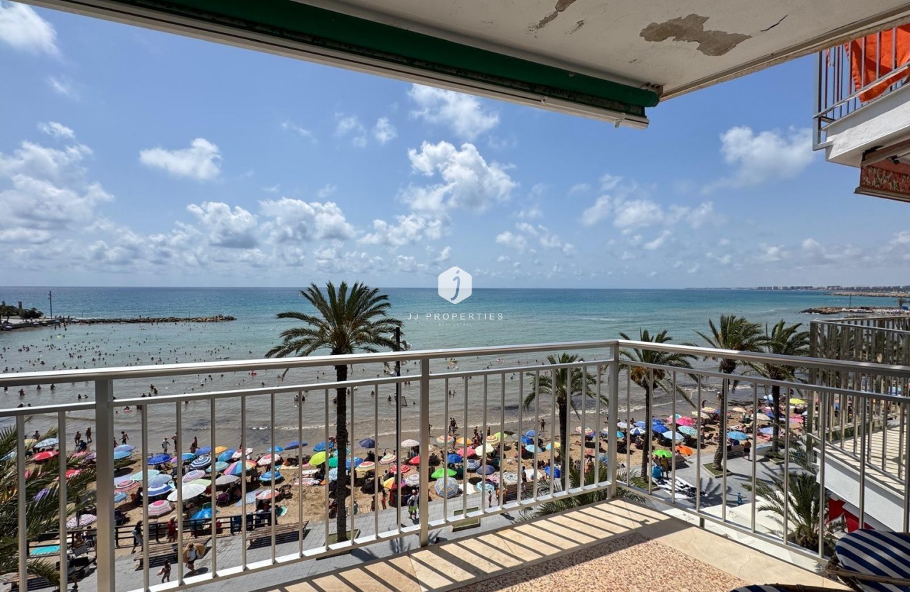 Resale - Apartment / flat -
Torrevieja - Playa del Cura