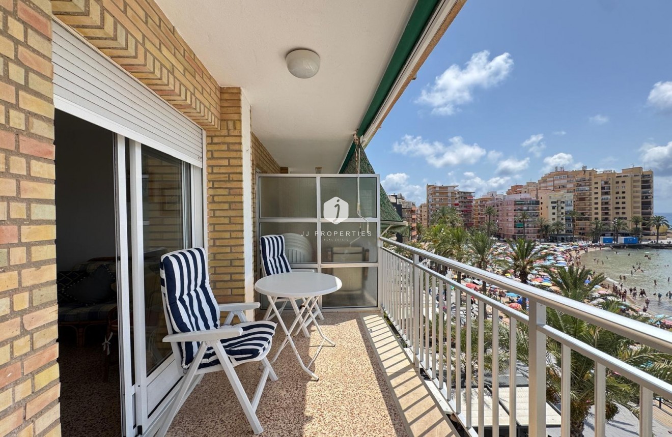 Resale - Apartment / flat -
Torrevieja - Playa del Cura
