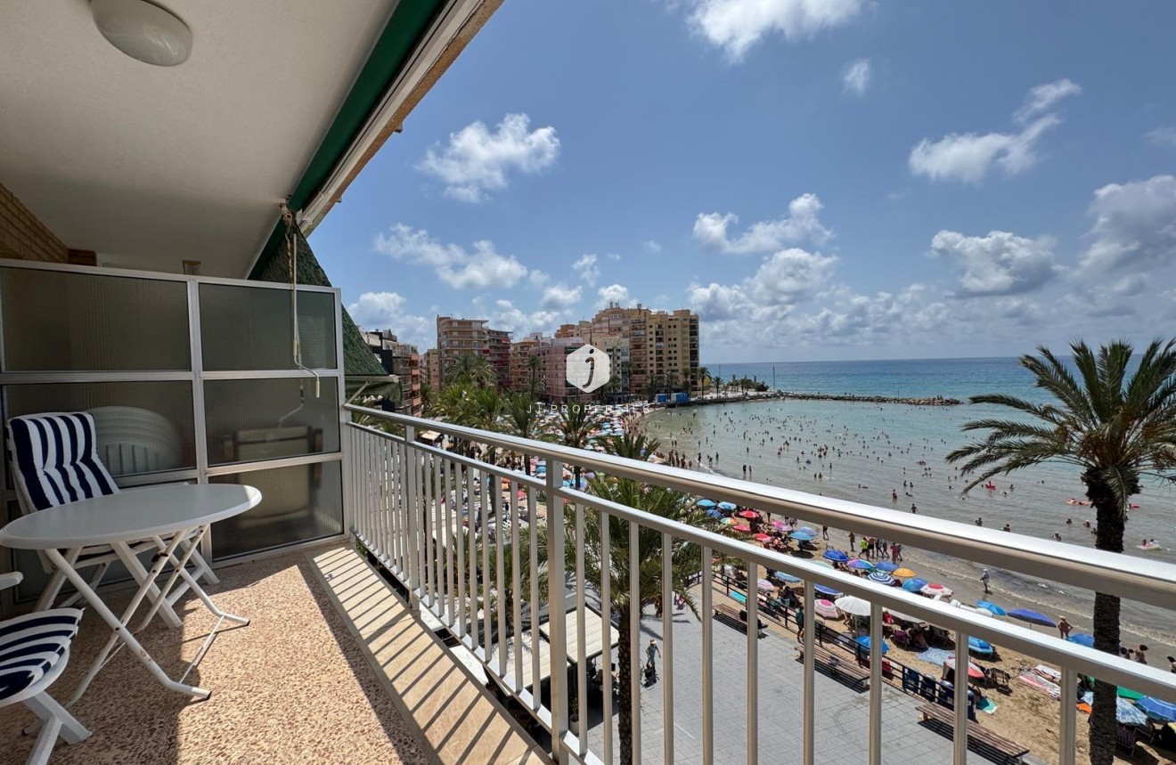 Resale - Apartment / flat -
Torrevieja - Playa del Cura