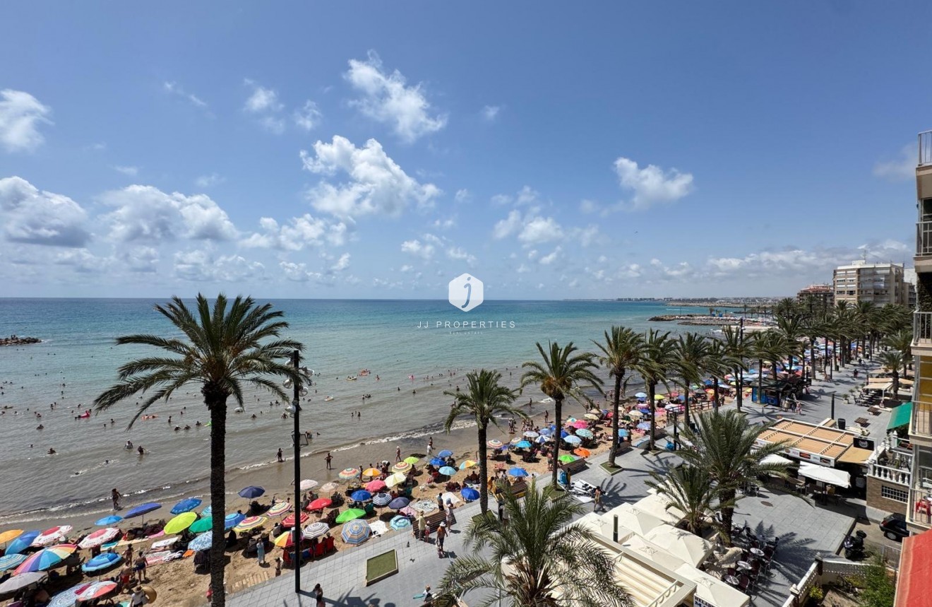 Resale - Apartment / flat -
Torrevieja - Playa del Cura