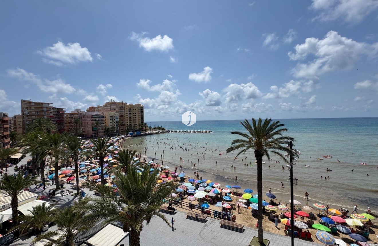Resale - Apartment / flat -
Torrevieja - Playa del Cura