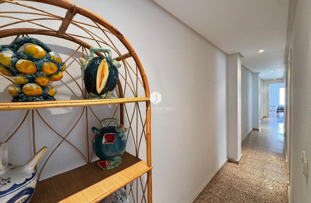 Resale - Apartment / flat -
Torrevieja - Playa del Cura