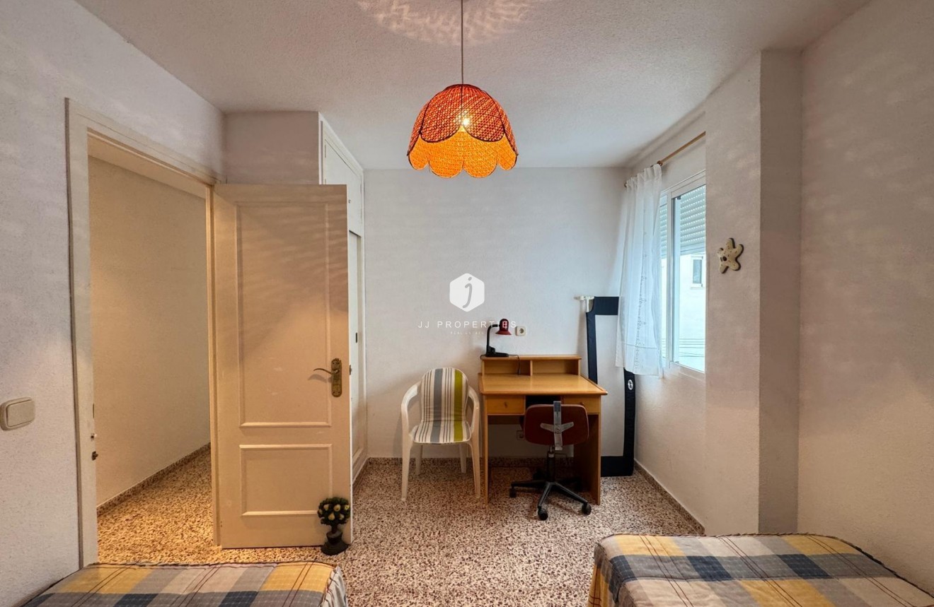 Resale - Apartment / flat -
Torrevieja - Playa del Cura