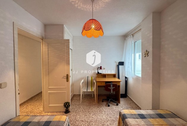 Resale - Apartment / flat -
Torrevieja - Playa del Cura