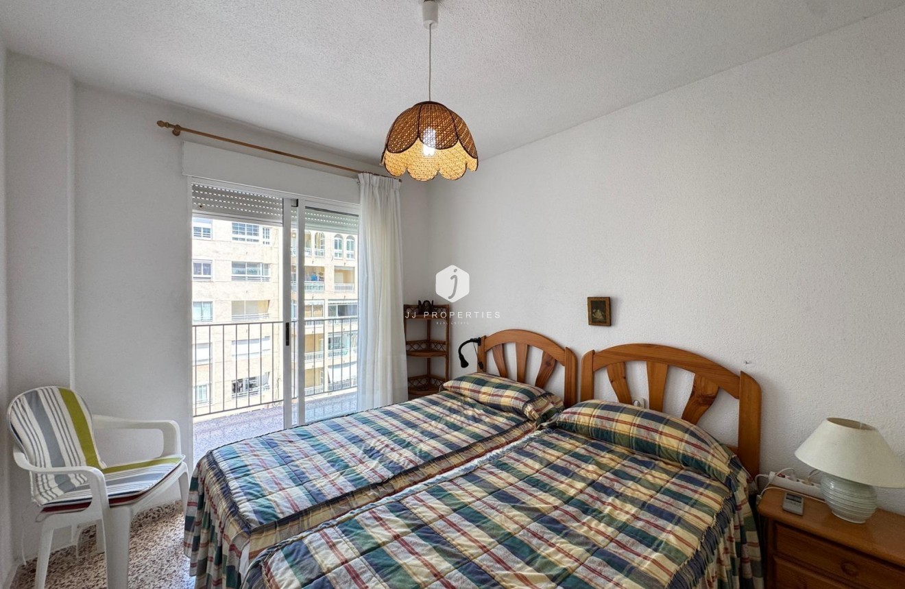 Resale - Apartment / flat -
Torrevieja - Playa del Cura