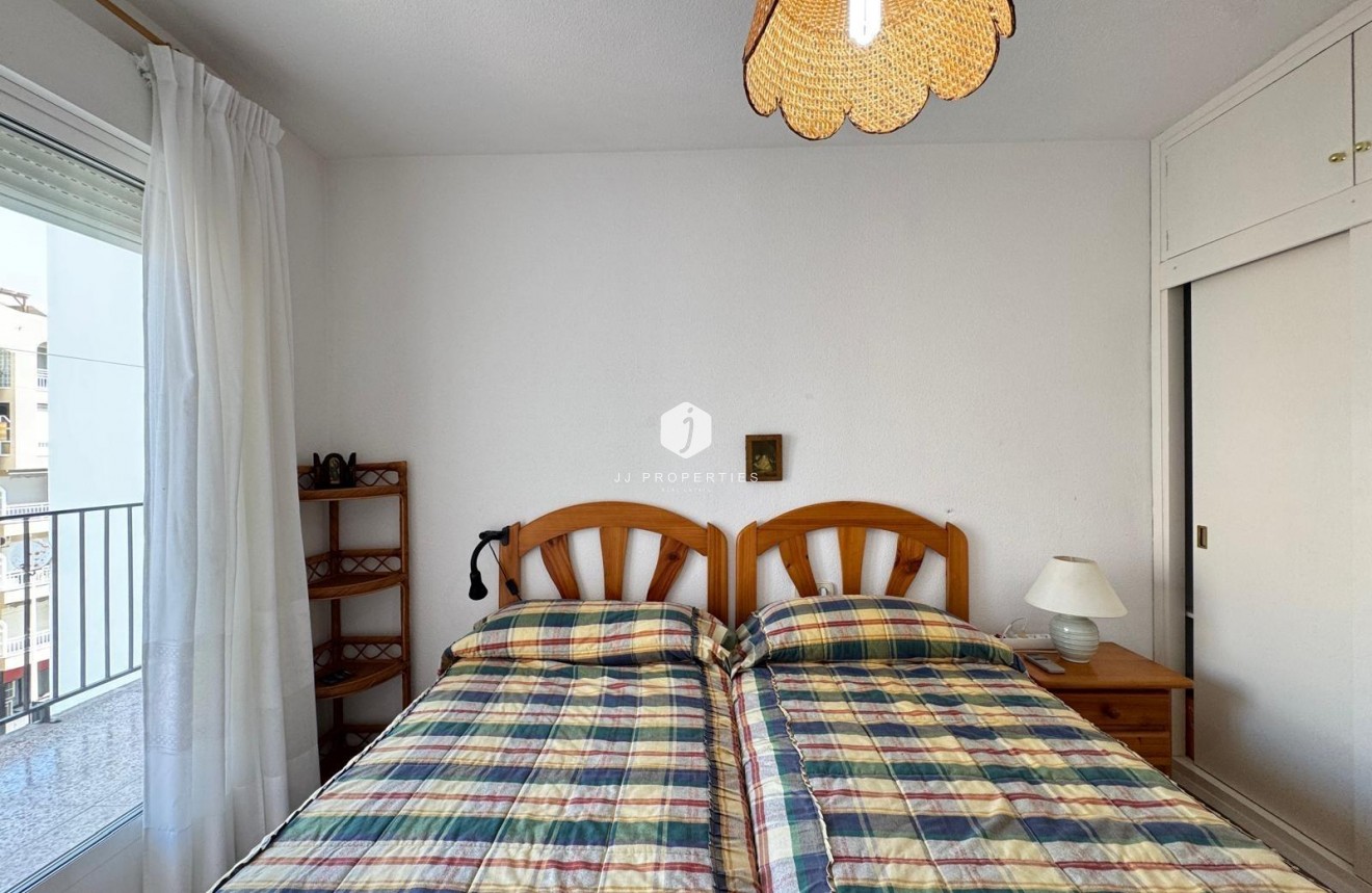 Resale - Apartment / flat -
Torrevieja - Playa del Cura