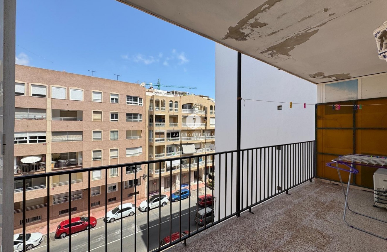 Resale - Apartment / flat -
Torrevieja - Playa del Cura