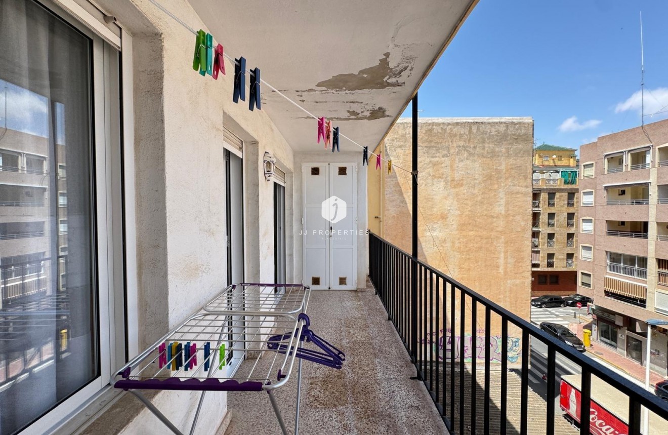 Resale - Apartment / flat -
Torrevieja - Playa del Cura