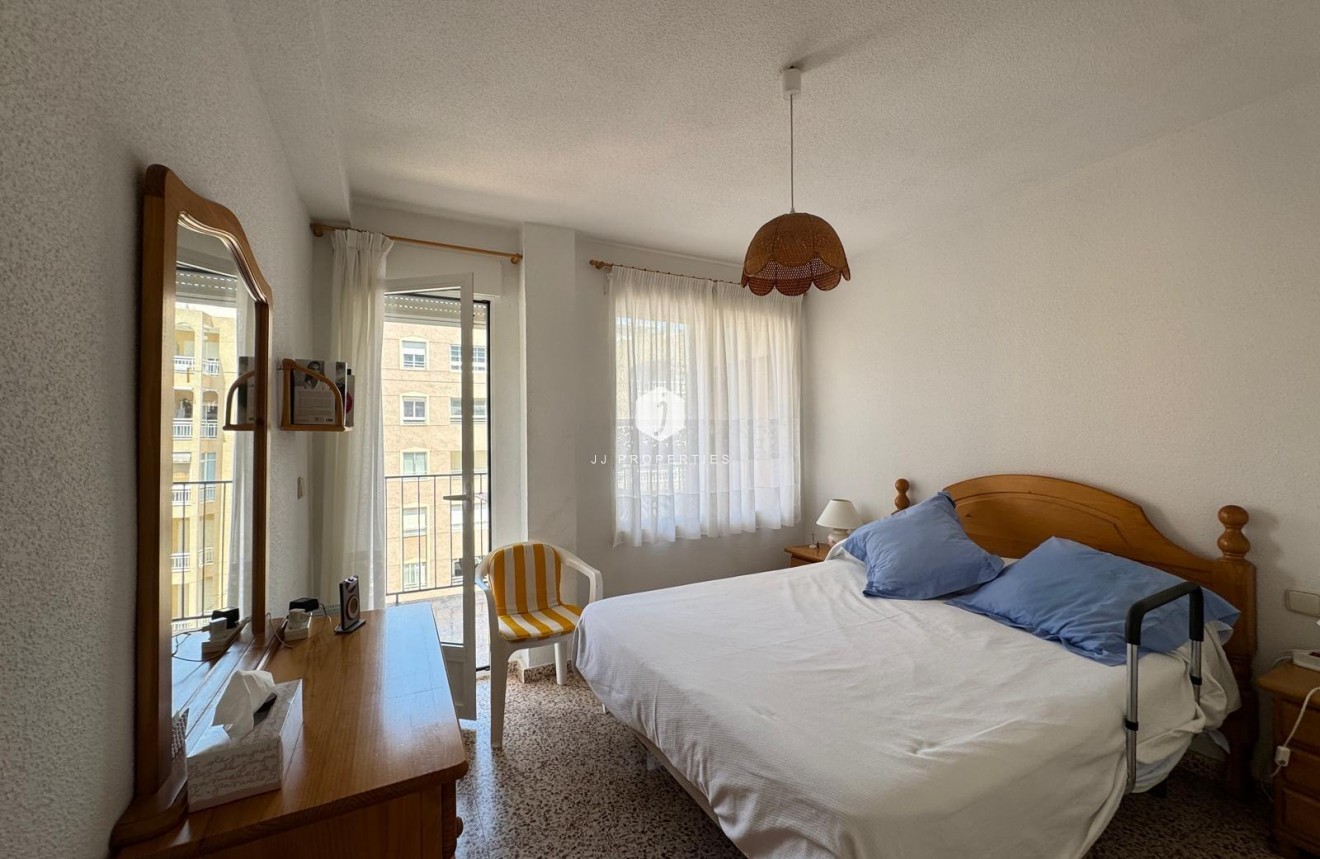Resale - Apartment / flat -
Torrevieja - Playa del Cura