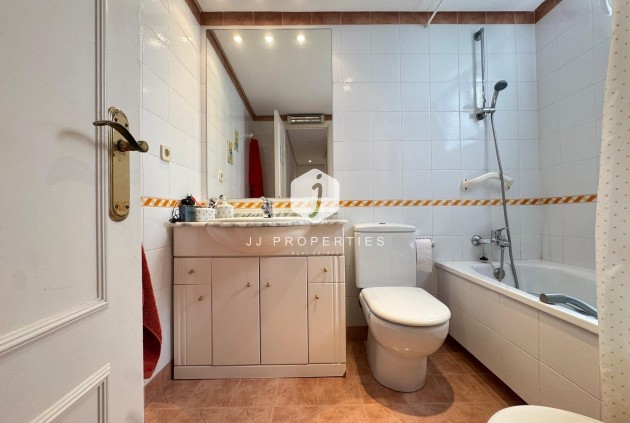 Resale - Apartment / flat -
Torrevieja - Playa del Cura