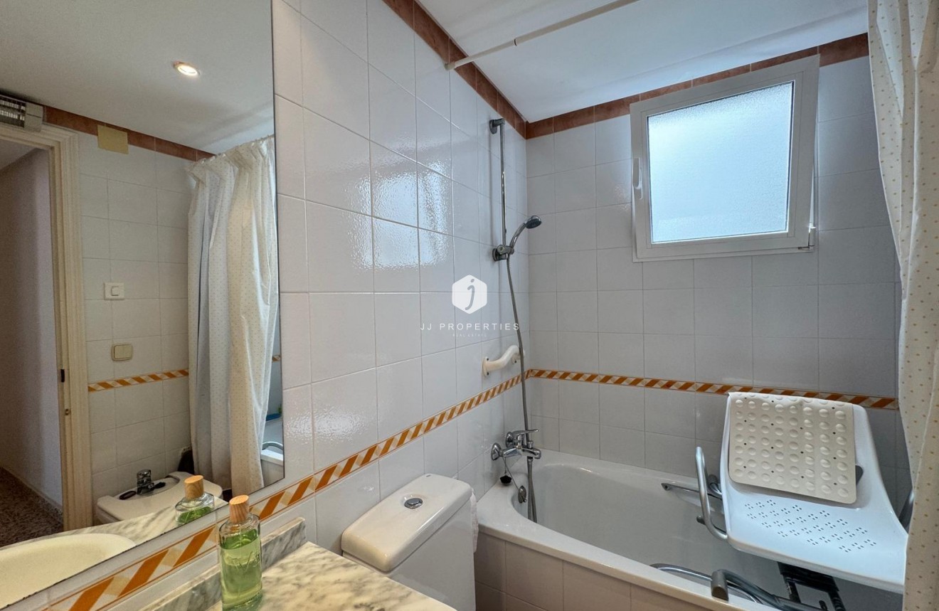 Resale - Apartment / flat -
Torrevieja - Playa del Cura