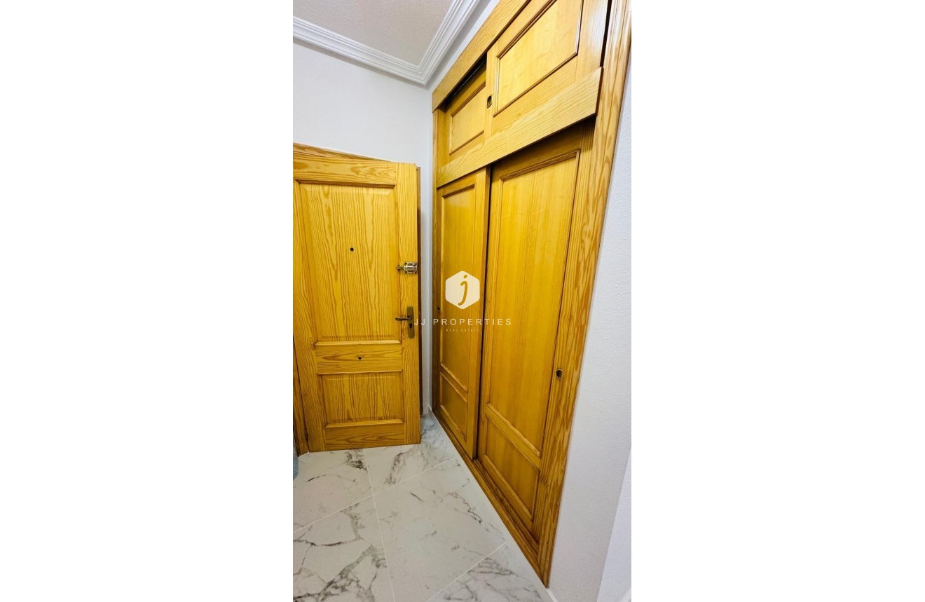 Aus zweiter Hand - Wohnung -
Torrevieja - Acequion
