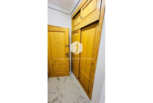 Aus zweiter Hand - Wohnung -
Torrevieja - Acequion
