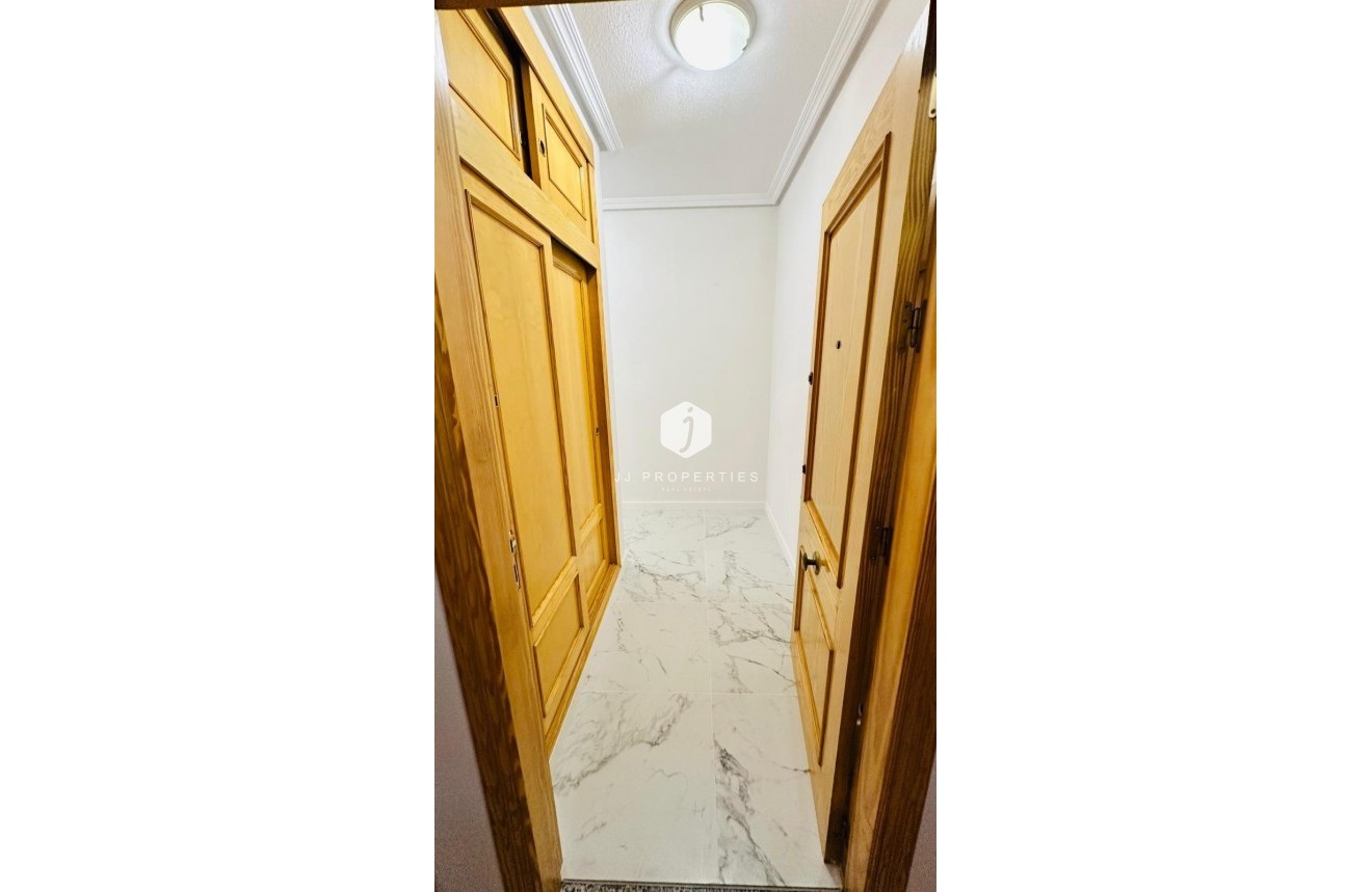 Aus zweiter Hand - Wohnung -
Torrevieja - Acequion