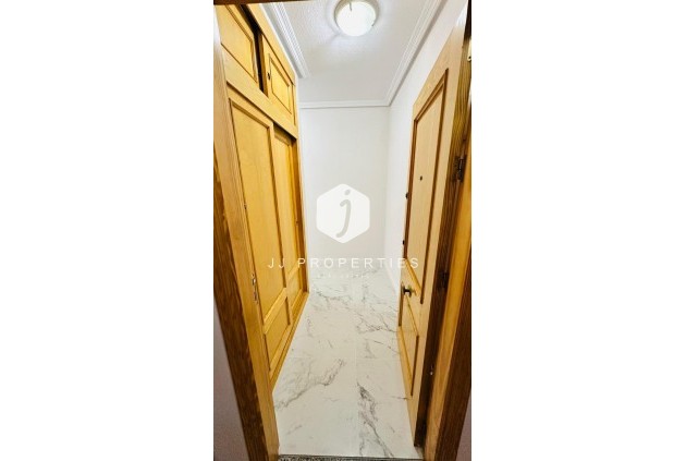 Aus zweiter Hand - Wohnung -
Torrevieja - Acequion