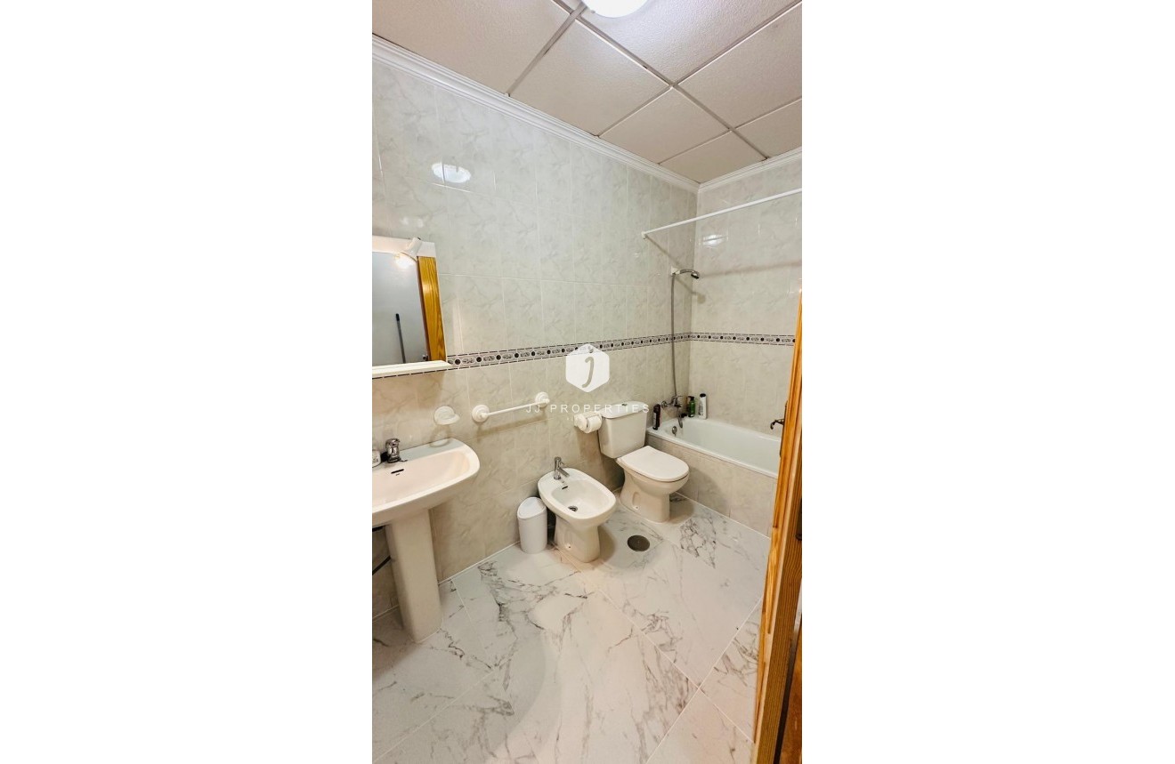 Aus zweiter Hand - Wohnung -
Torrevieja - Acequion