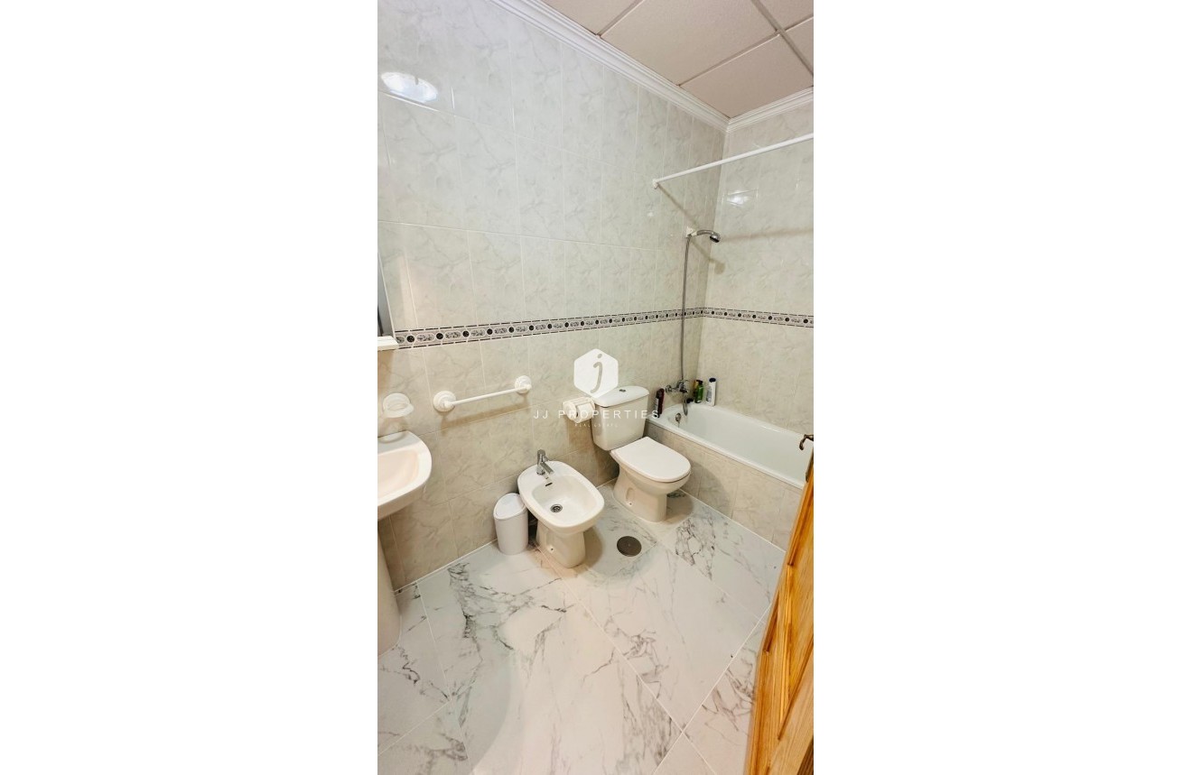 Aus zweiter Hand - Wohnung -
Torrevieja - Acequion