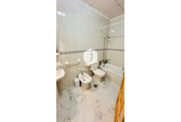 Aus zweiter Hand - Wohnung -
Torrevieja - Acequion